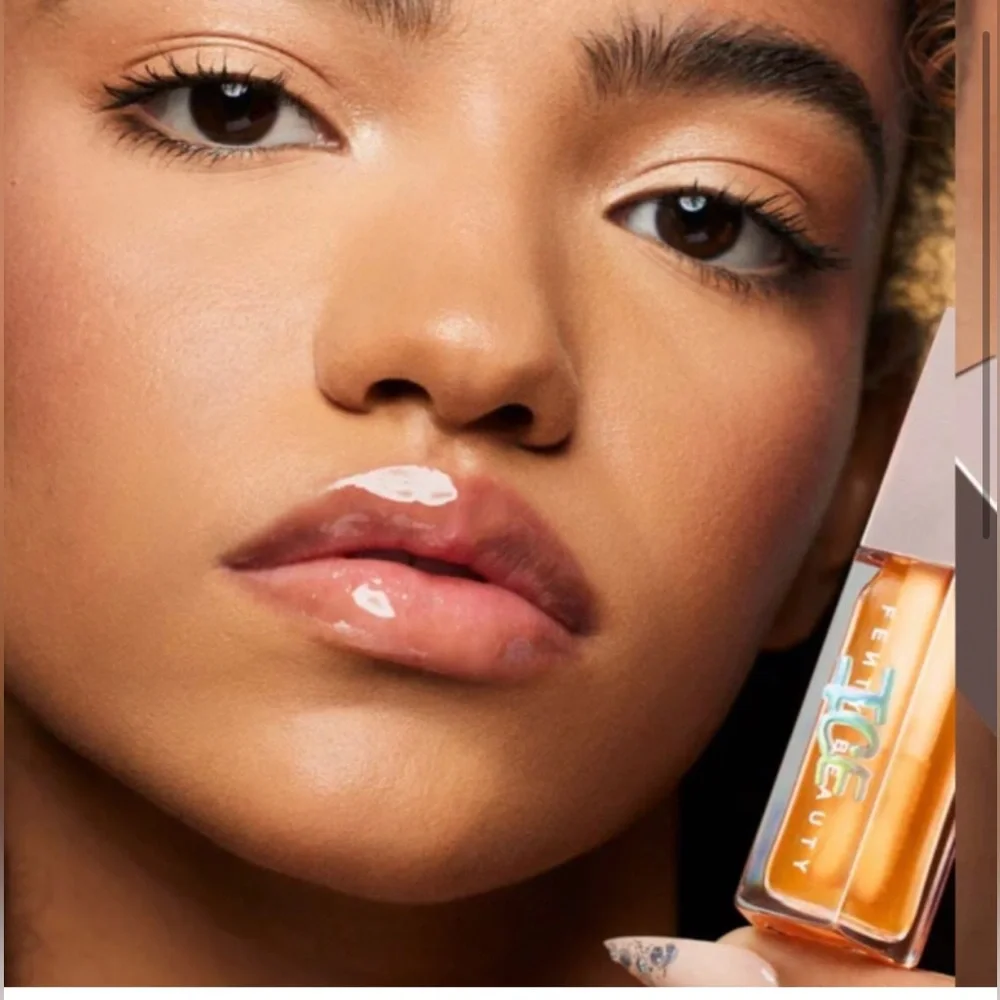 Fenty Beauty gloss Bomb Ice Cooling Lip Luminizer shade 